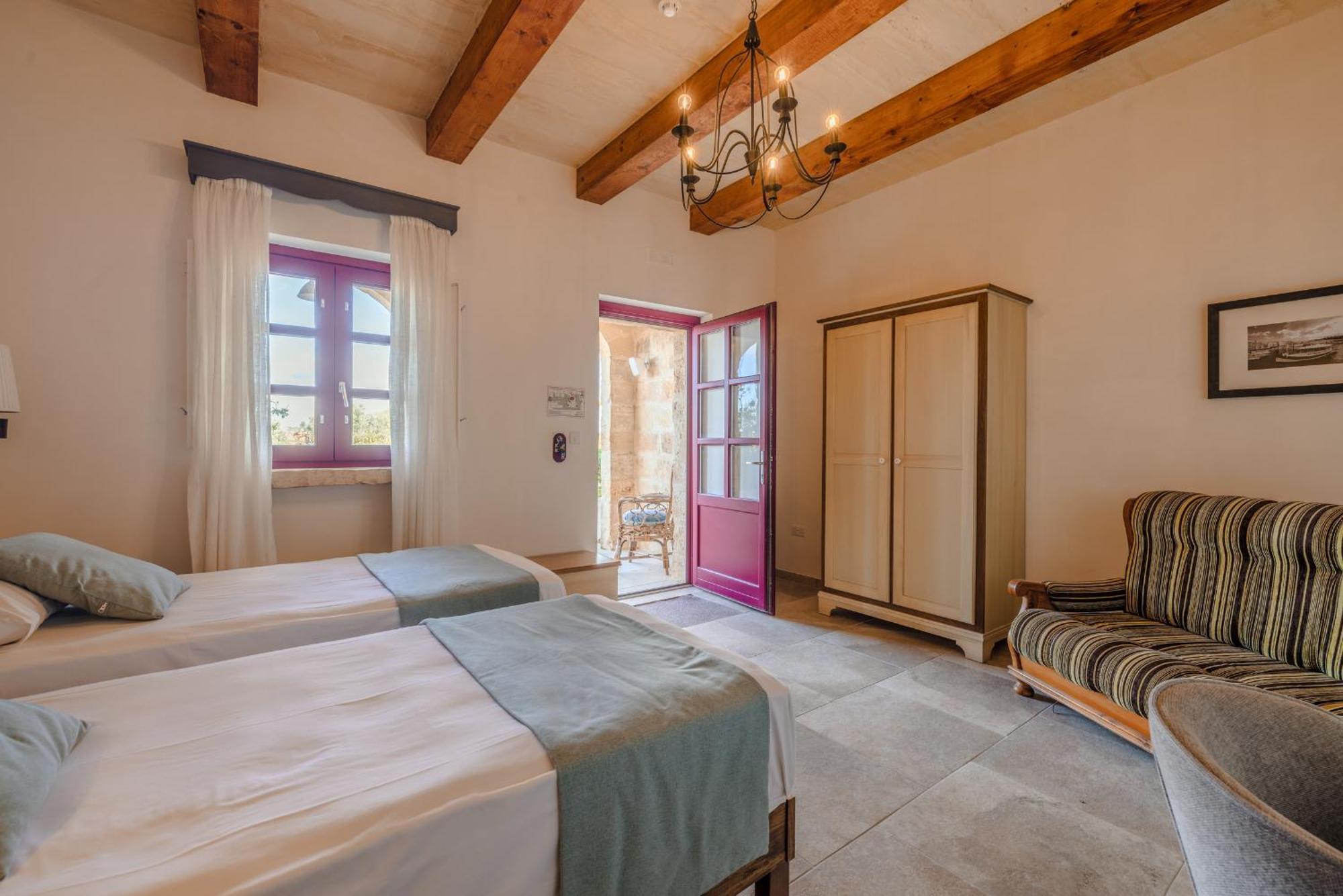 Mulberries Hotel Żabbar Buitenkant foto